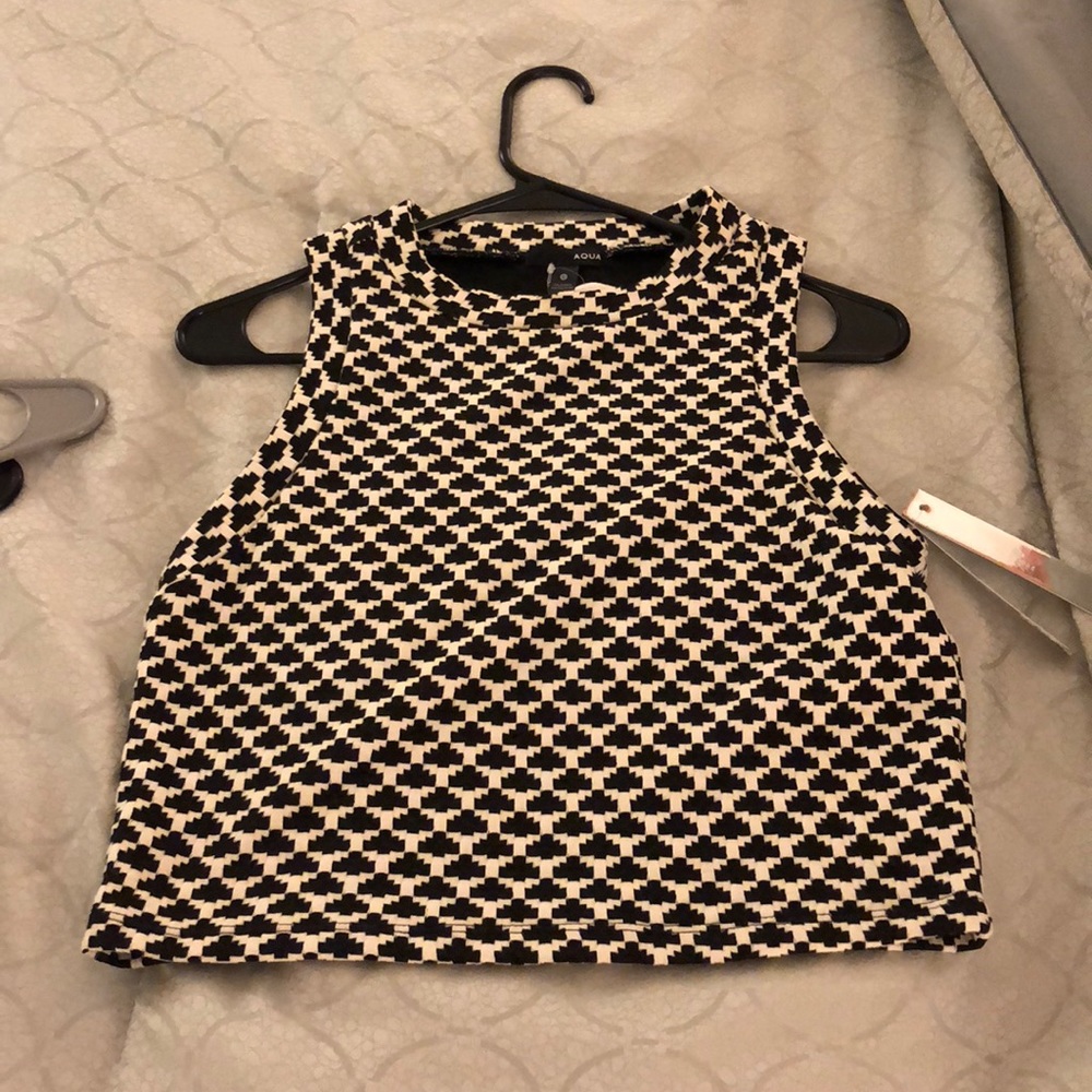 Aqua NEW NWT Black & White Crop Top!